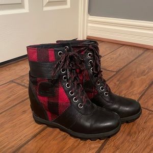 Sorel heel boots (plaid)